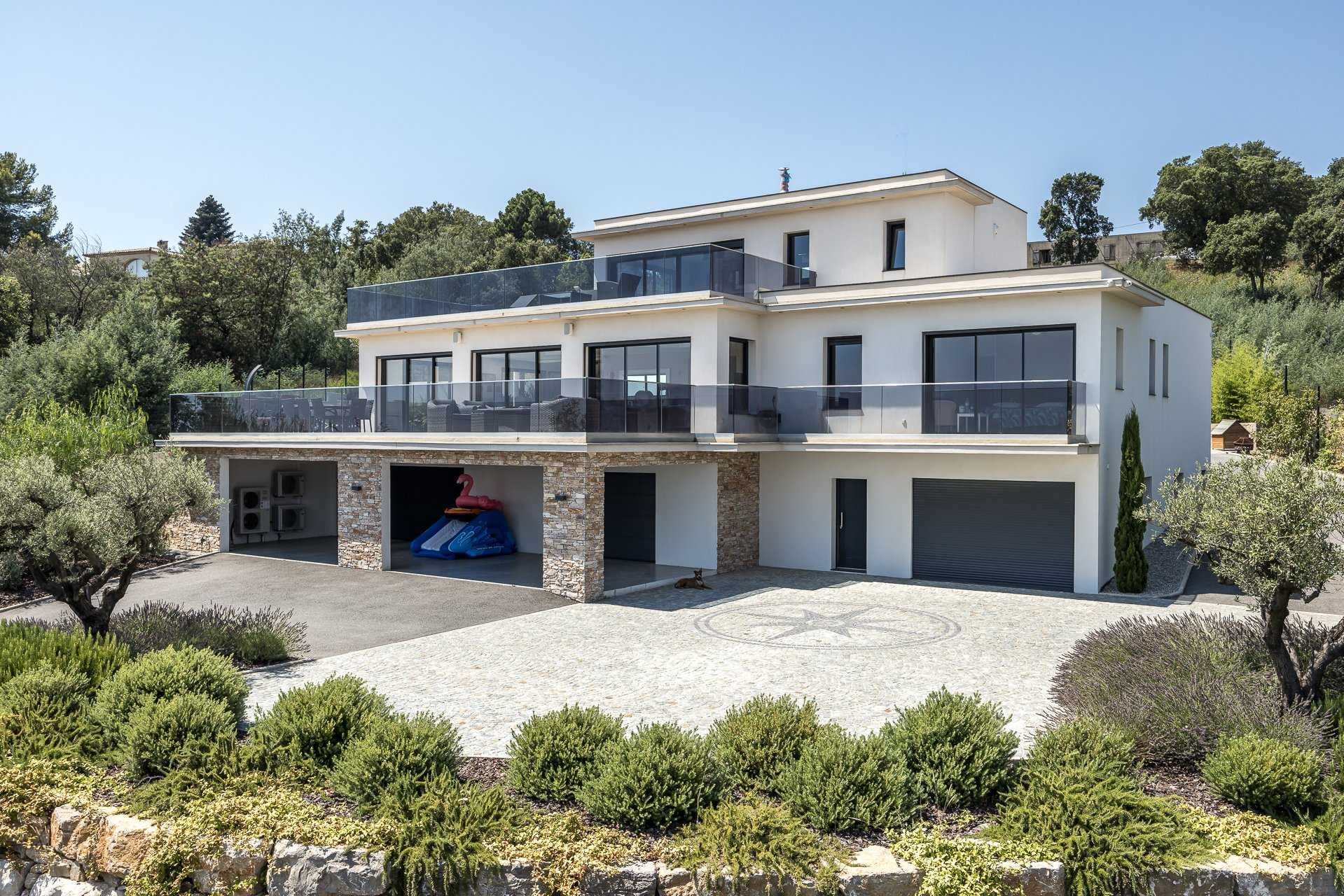 House in Les Termes, Provence-Alpes-Cote d'Azur 10840345