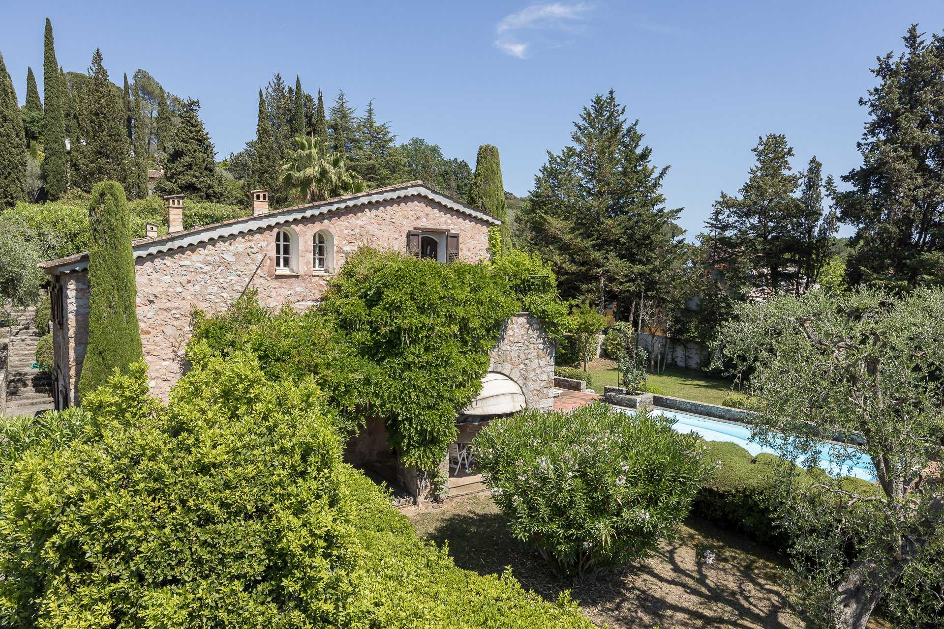 Rumah di Auribeau-sur-Siagne, Provence-Alpes-Cote d'Azur 10840350