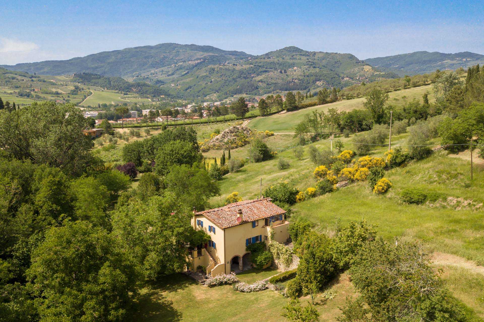 rumah dalam Rufina, Tuscany 10840394