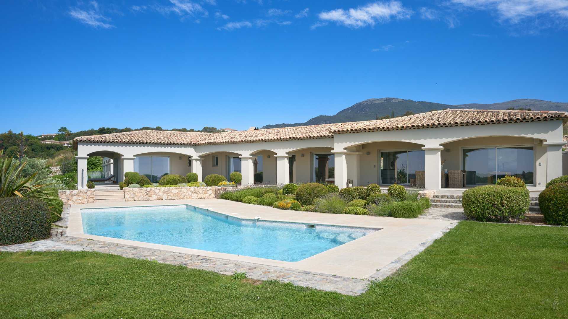 Dom w Roquefort-les-Pins, Provence-Alpes-Côte d'Azur 10840419
