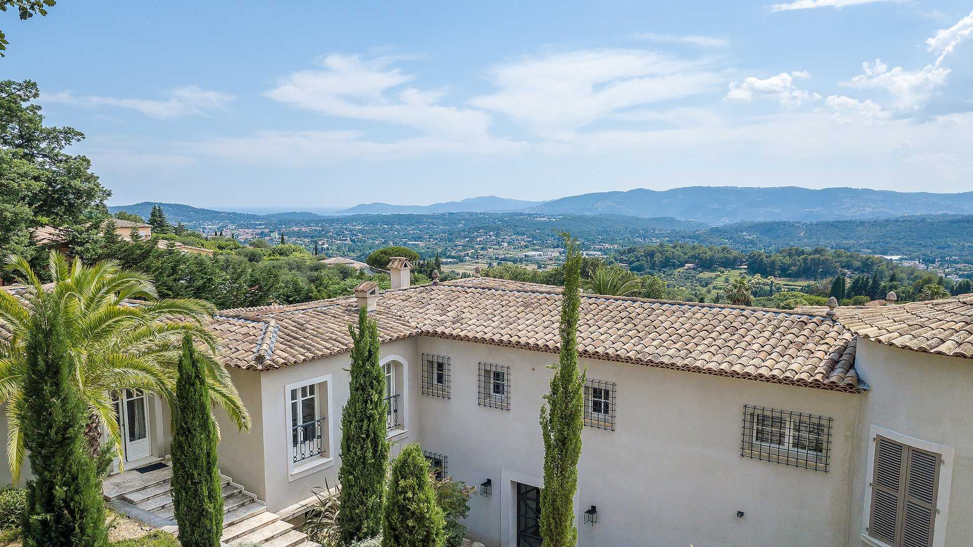房子 在 Grasse, Provence-Alpes-Côte d'Azur 10840420