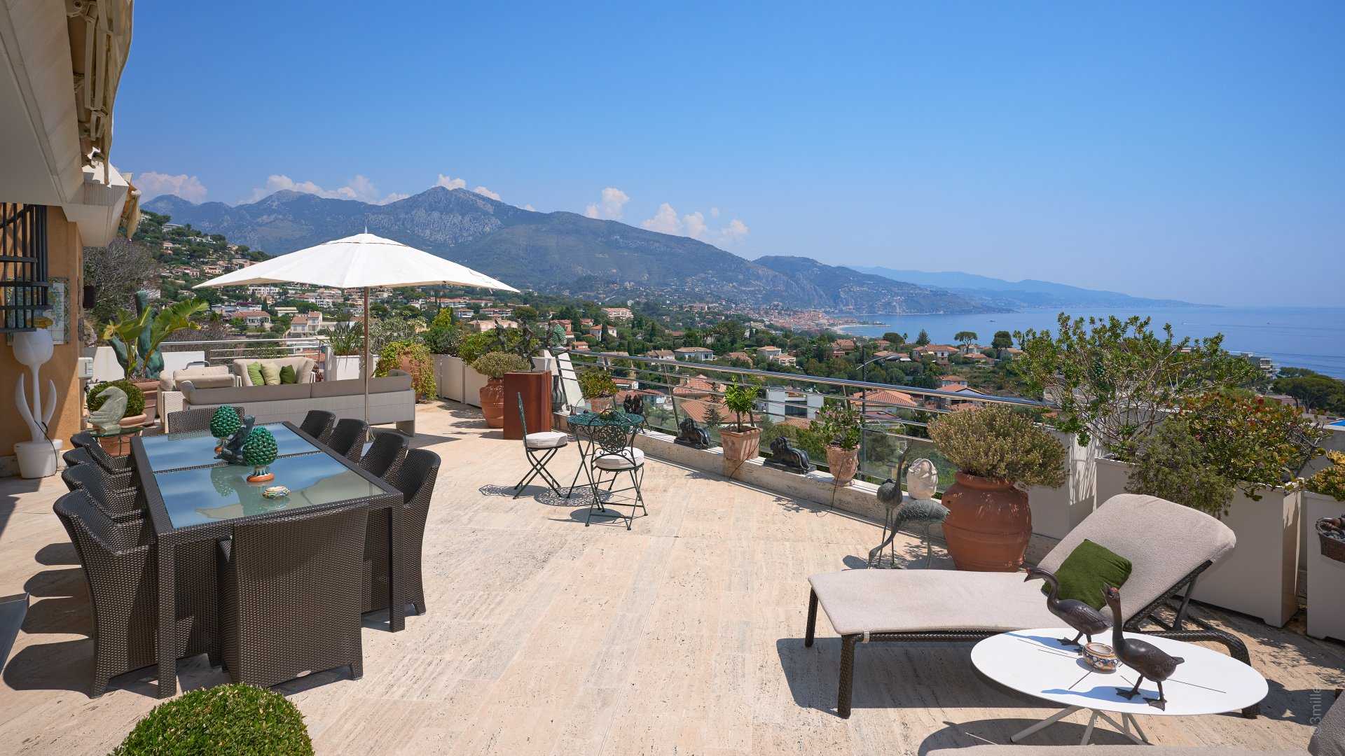 Condominium dans Cap-Martin, Provence-Alpes-Côte d'Azur 10840450
