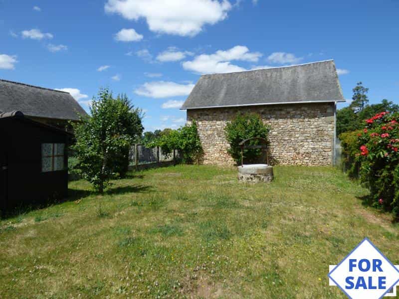 Rumah di Saint-Cyr-en-Pail, Membayar de la Loire 10840515