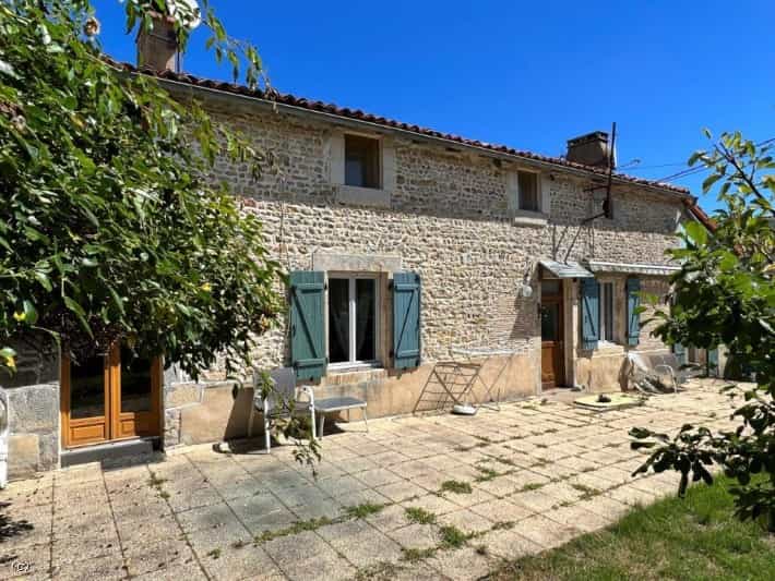 House in Bioussac, Nouvelle-Aquitaine 10840544