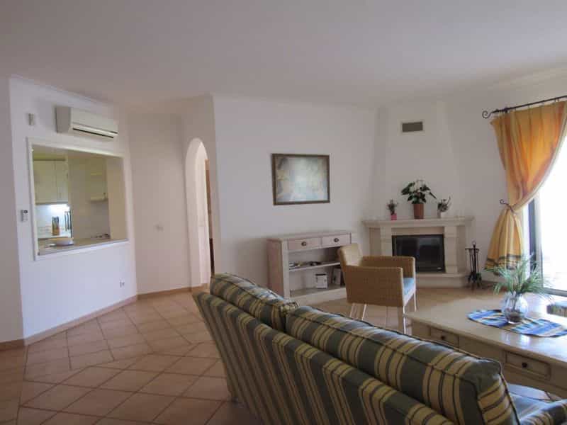 Condominium in Estombar, Faro 10840765