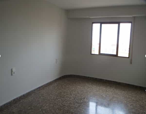 Condominium in Valencia, Valencian Community 10840789