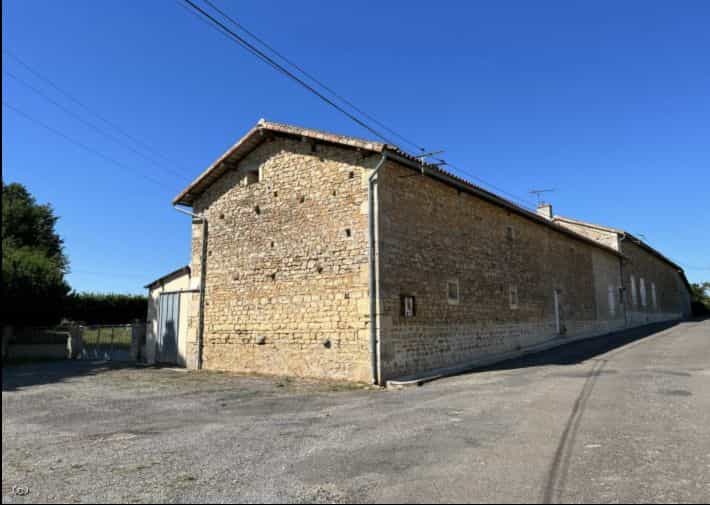 Hus i Bioussac, Nouvelle-Aquitaine 10840802
