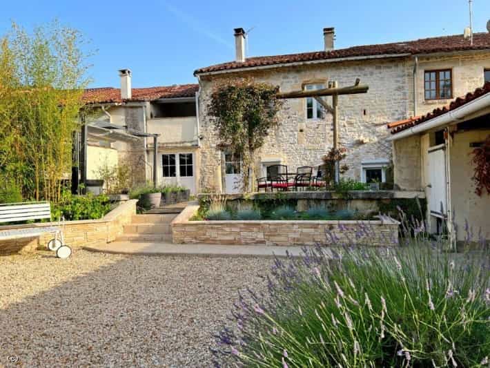 Dom w Verteuil-sur-Charente, Nowa Akwitania 10841249