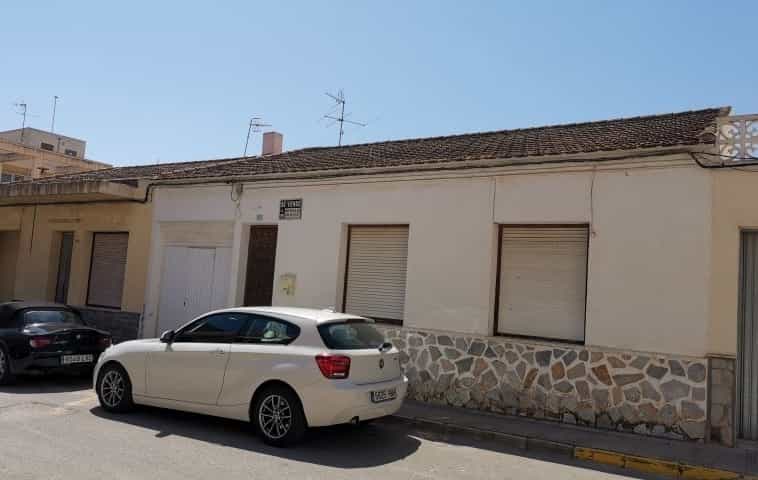 Будинок в Сан-Мігель-де-Салінас, Валенсія 10841389
