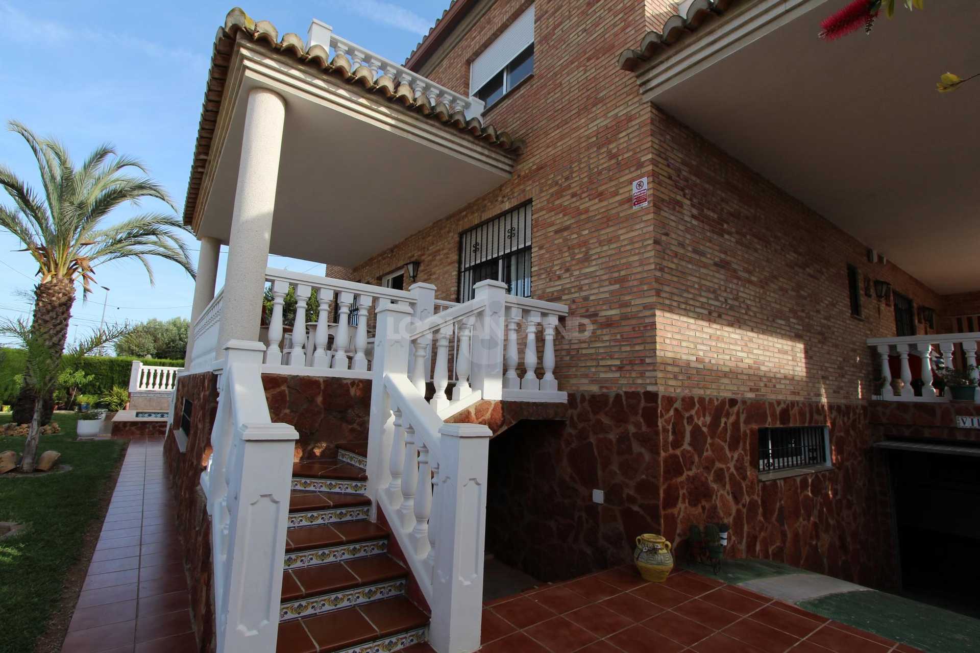casa en La Pobla de Vallbona, Comunidad Valenciana 10841418
