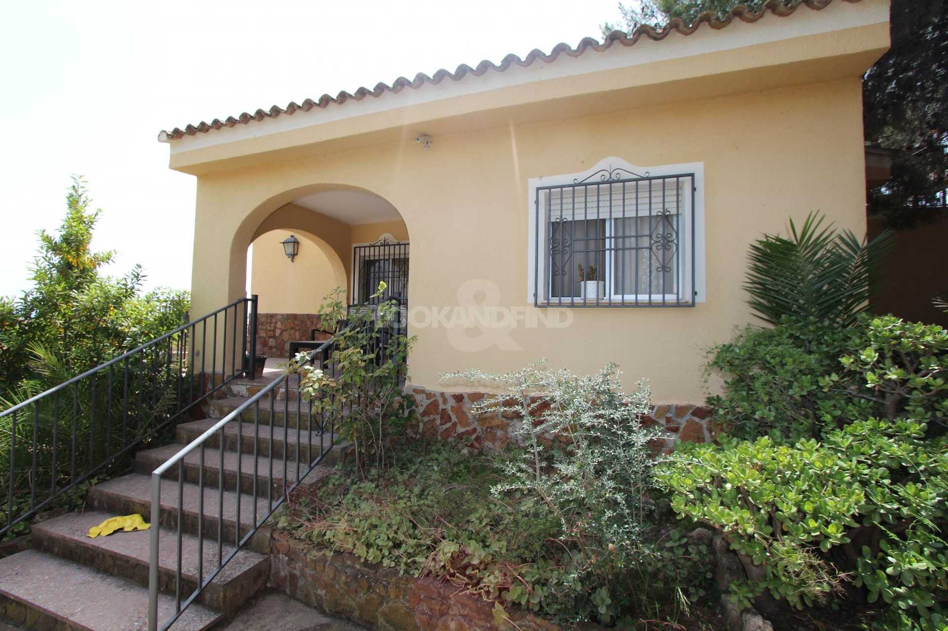 House in La Pobla de Vallbona, Comunidad Valenciana 10841433
