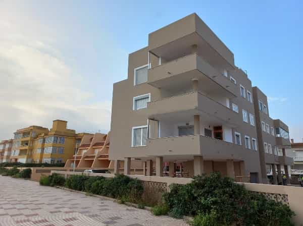 Condominium dans Mareny Barraquetas, Valencia 10841482