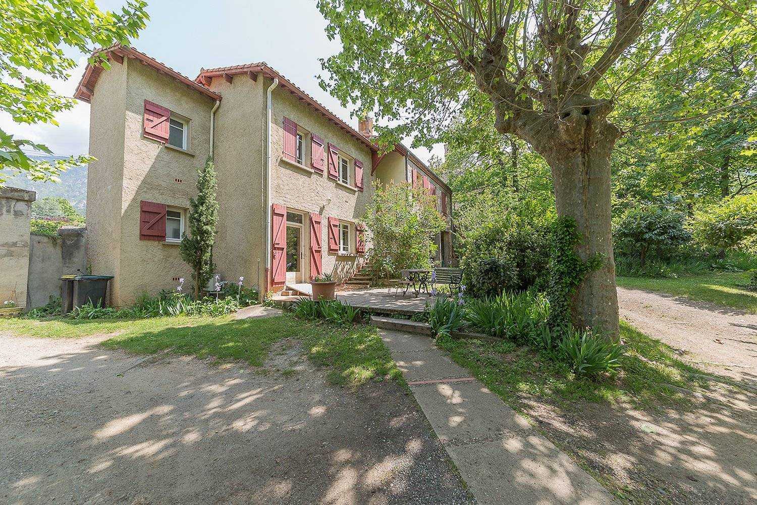 Hus i Villefranche-de-Conflent, Occitanie 10842375
