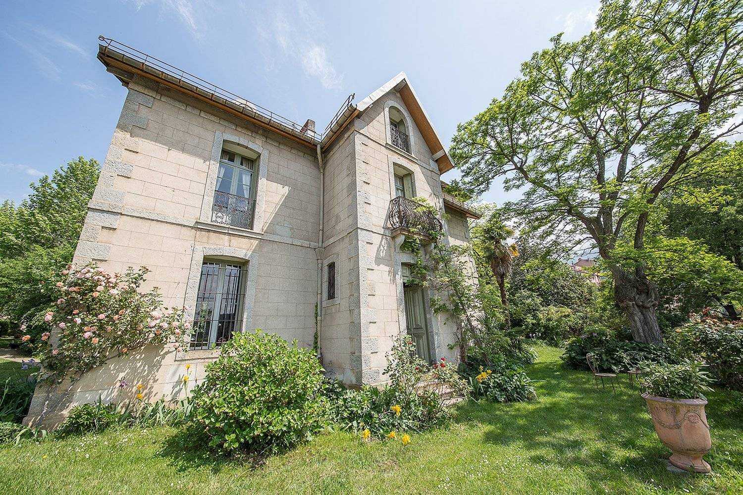 rumah dalam Villefranche-de-Conflent, Occitanie 10842375
