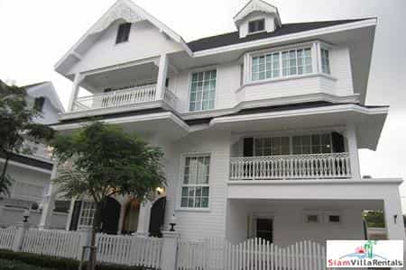 House in Ban Khlong Samrong, Samut Prakan 10842790