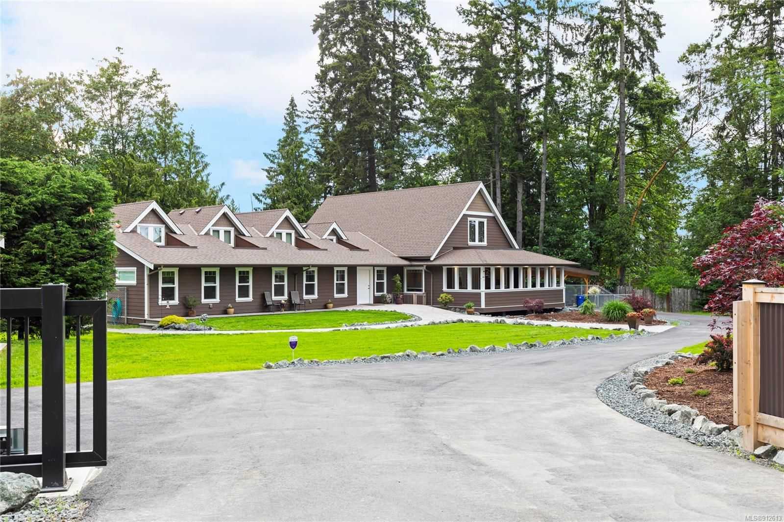 House in Ladysmith, British Columbia 10843536