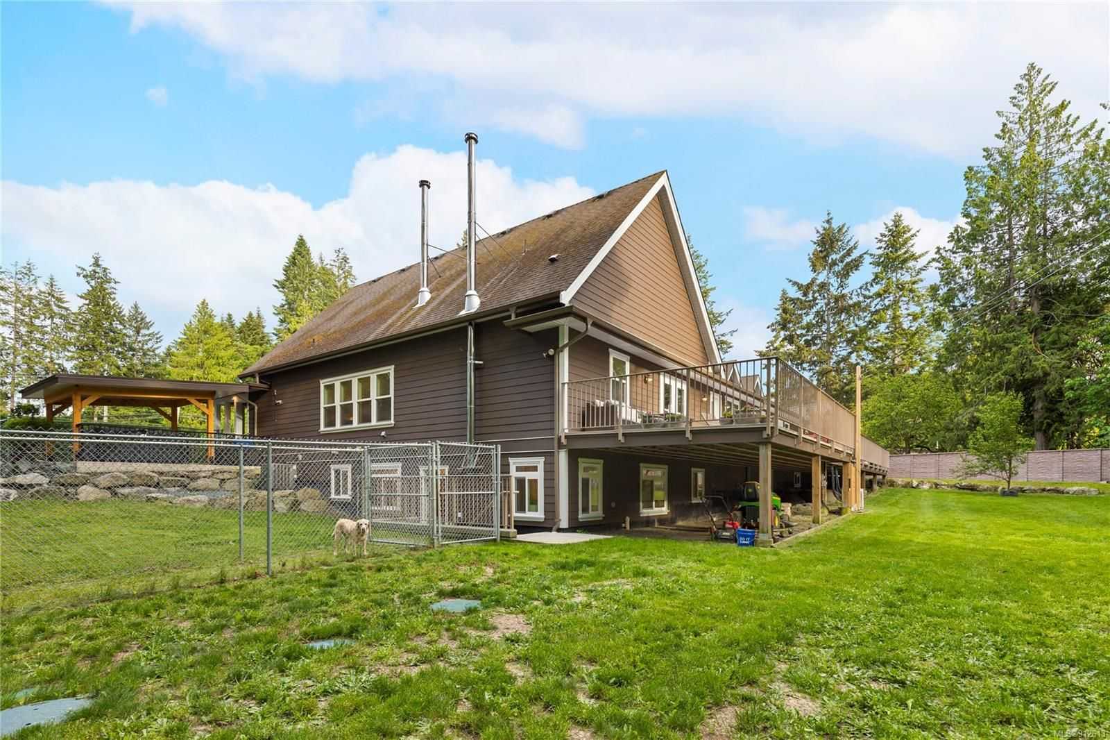House in Ladysmith, British Columbia 10843536