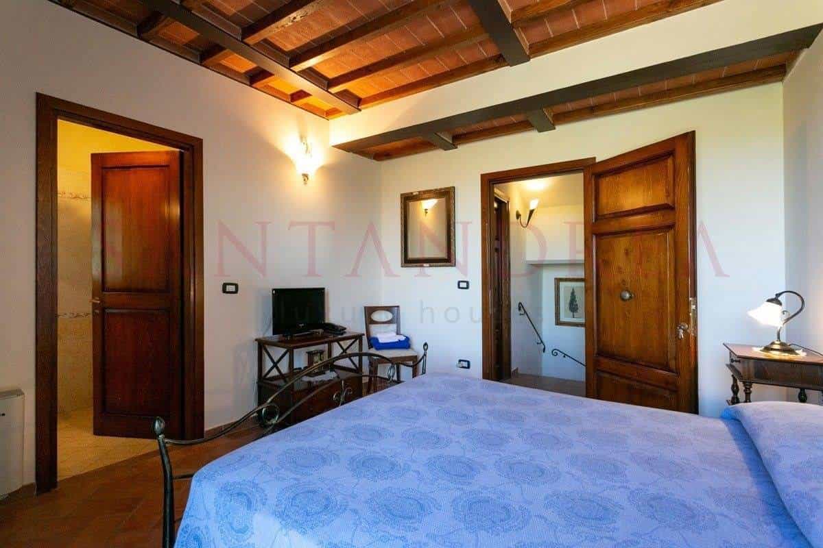 Talo sisään Certaldo, Tuscany 10843759