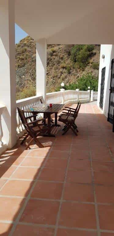 House in Arenas, Andalucía 10843783