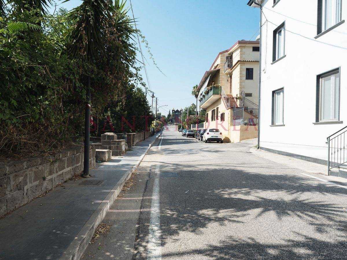 σπίτι σε Capodrise, Campania 10843793