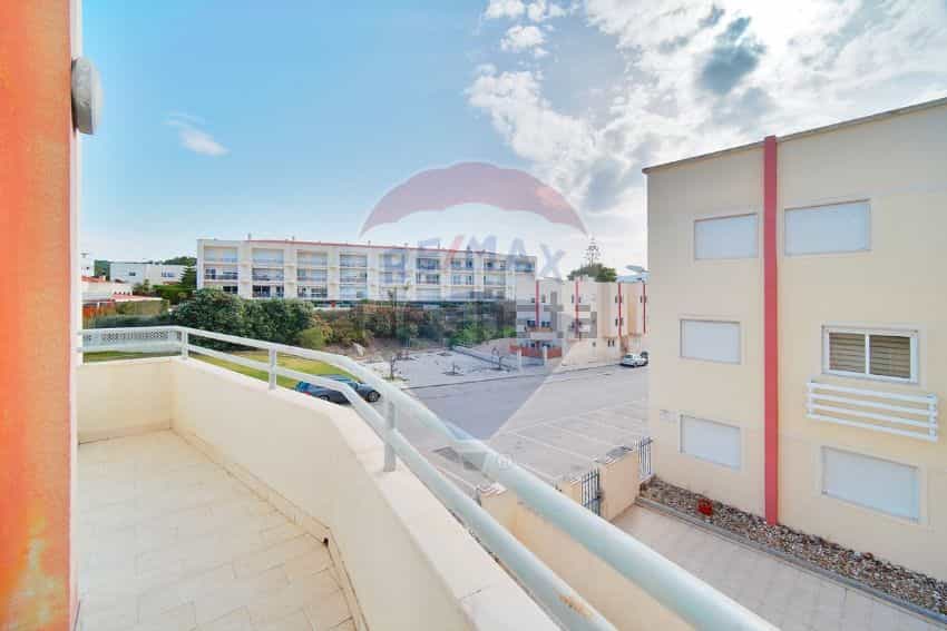 Condominium in Colares, Lisbon 10843804