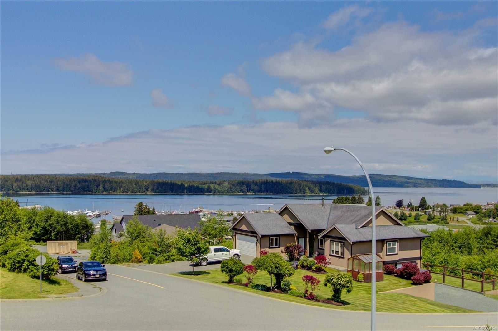 Eigentumswohnung im Port McNeill, British Columbia 10843808
