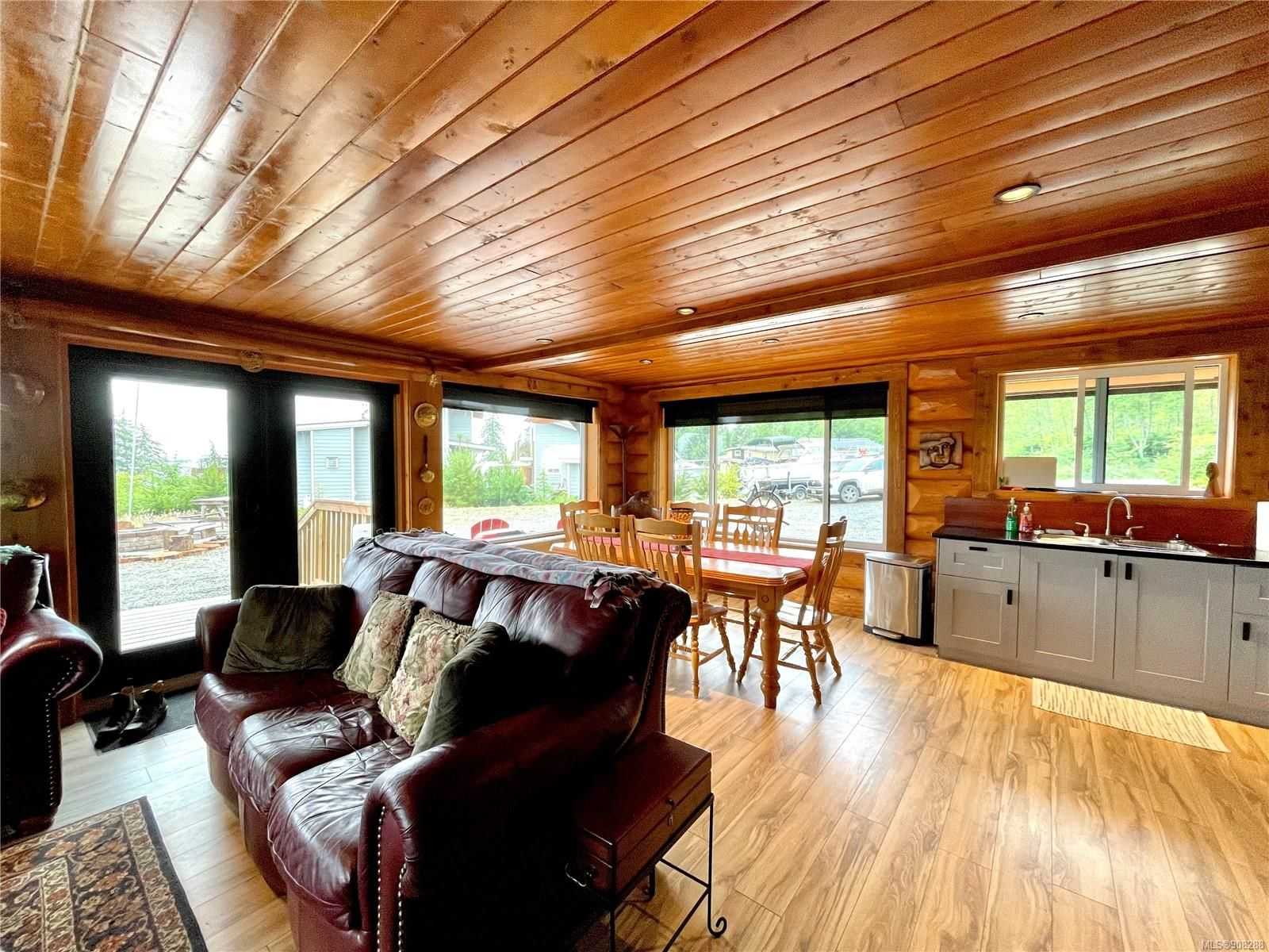 House in Ucluelet, British Columbia 10843850