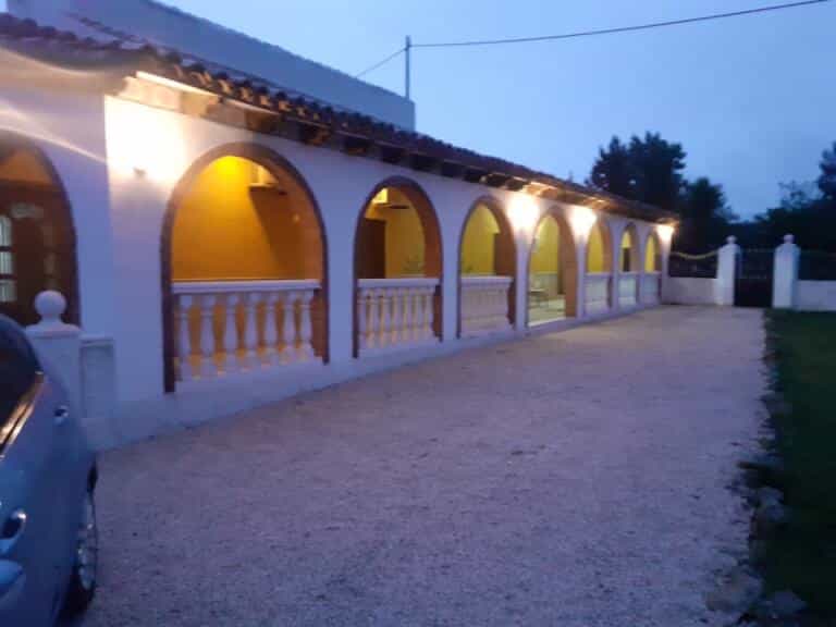 Condominium in Úbeda, Andalusia 10843880