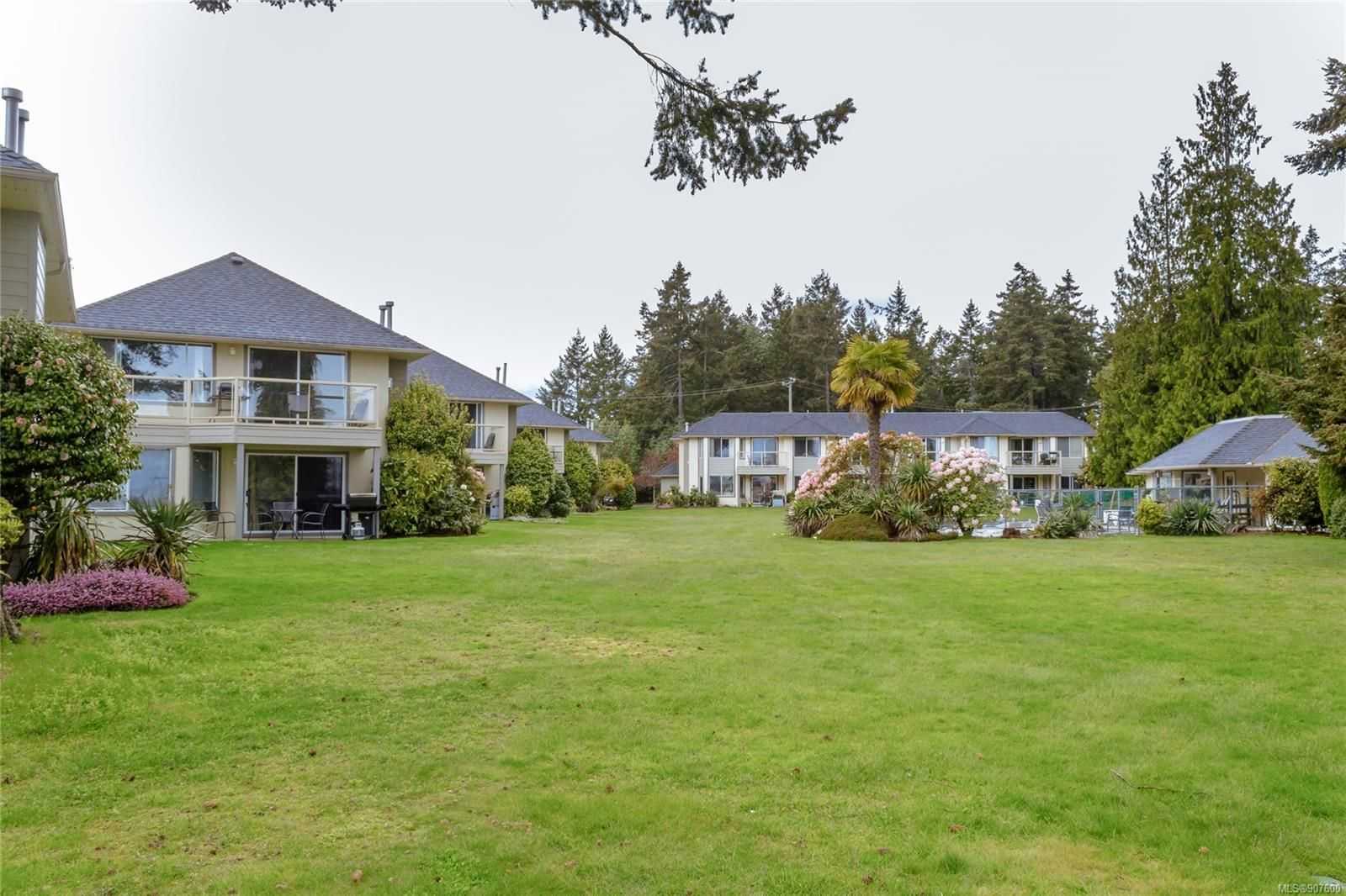 Condominium in Parksville, British Columbia 10843882