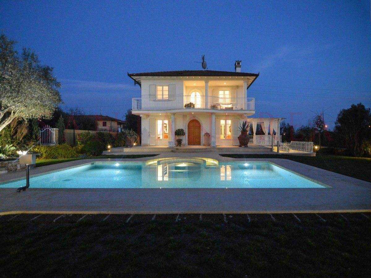 House in Pietrasanta, Tuscany 10843884