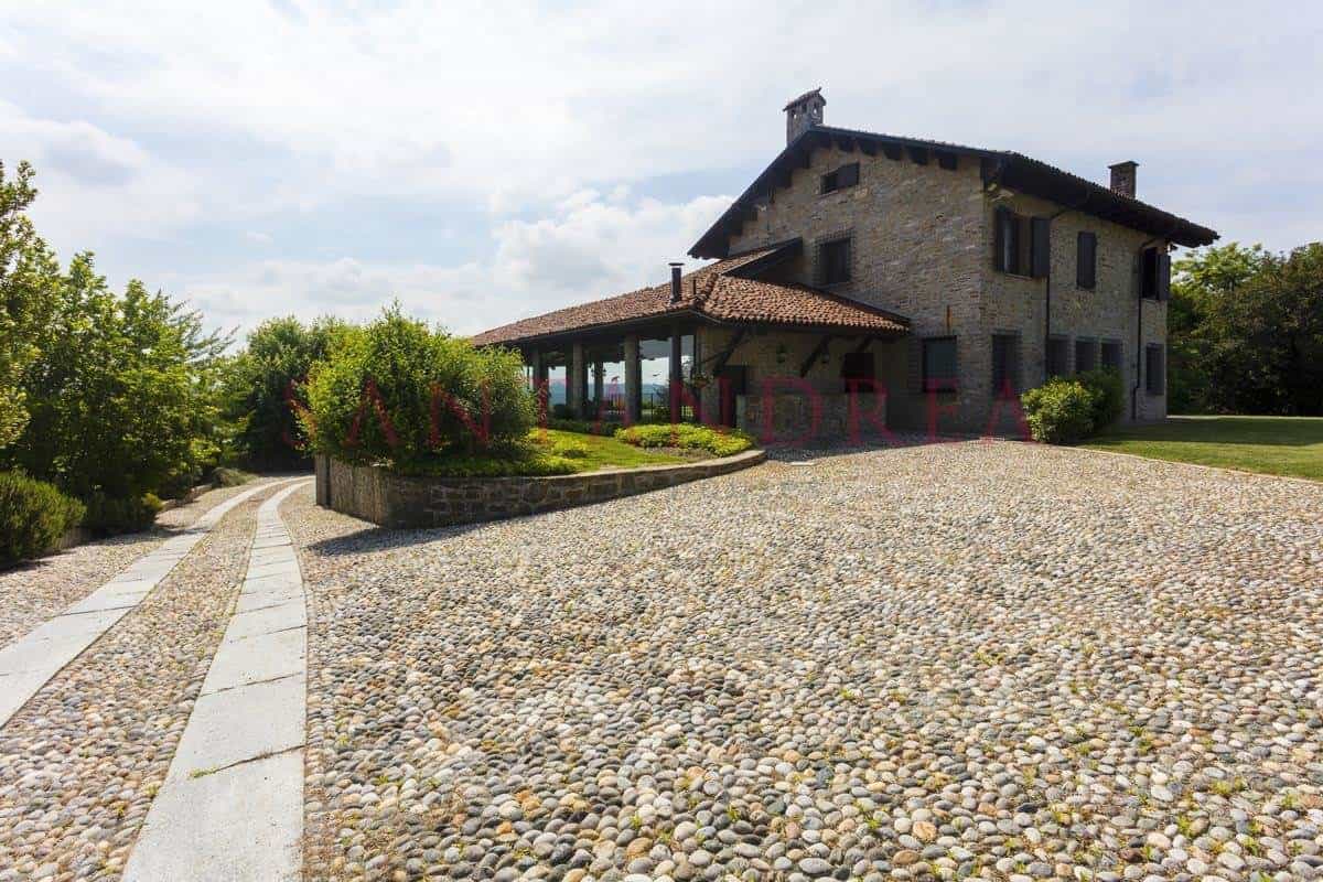 loger dans Fossano, Piedmont 10843894