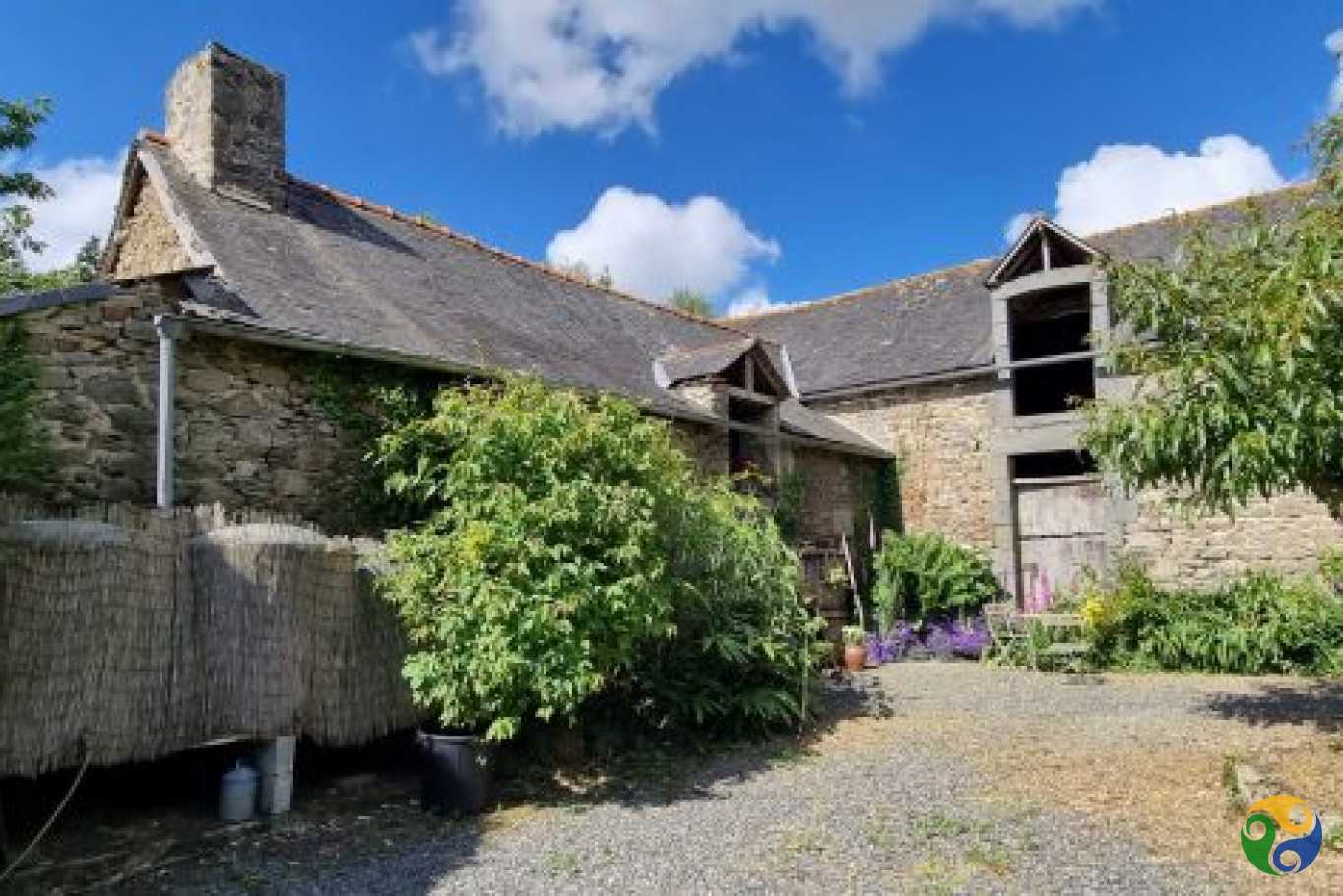 Hus i Le Mené, Brittany 10843940