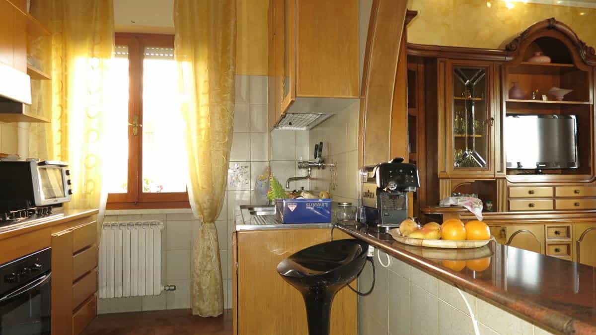 公寓 在 Pietrabuona, Toscana 10843949