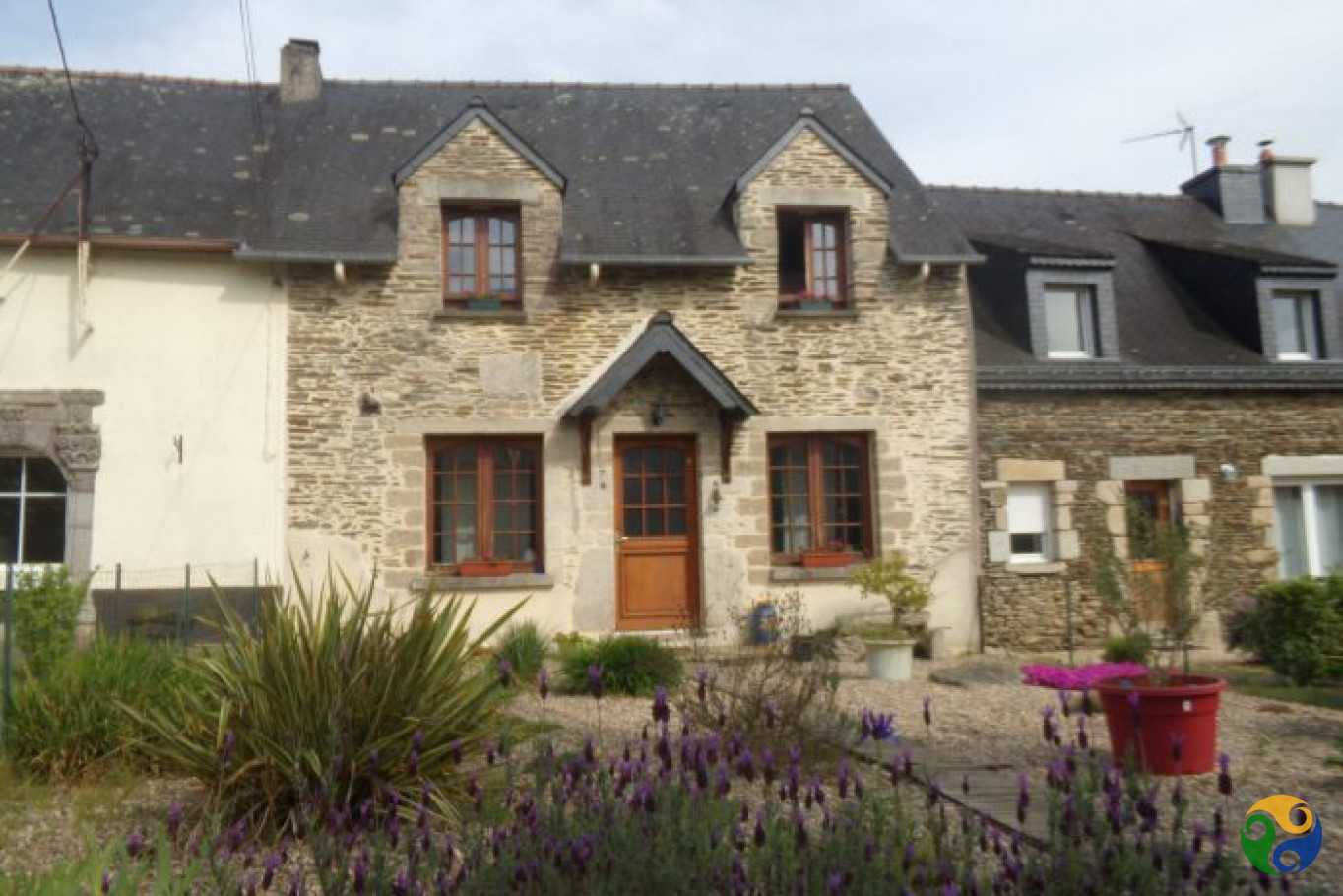 Talo sisään Guillac, Bretagne 10844033