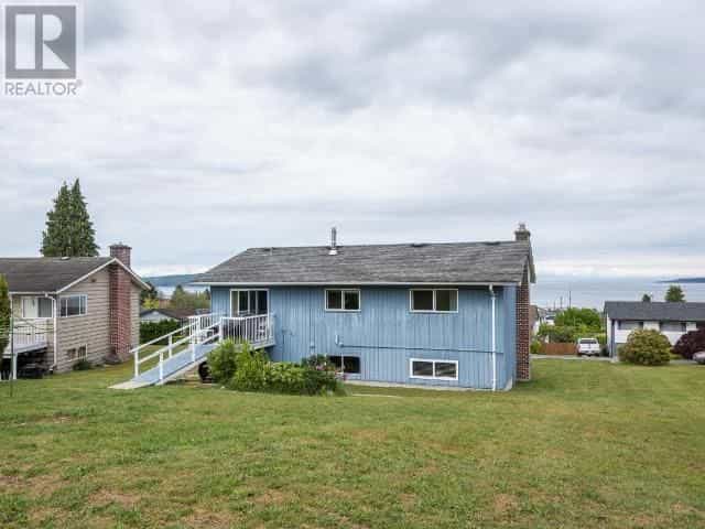 жилой дом в Powell River, British Columbia 10844064