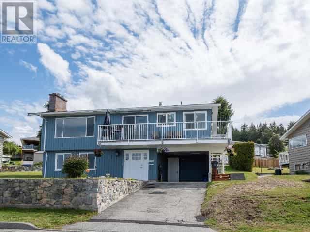 жилой дом в Powell River, British Columbia 10844064