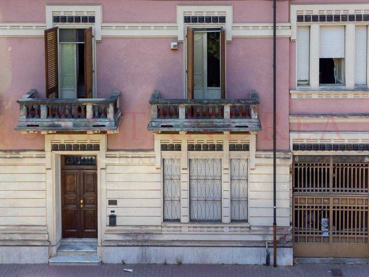 Condominium in Viareggio, Tuscany 10844141