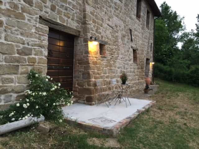 жилой дом в Camerino, Marche 10844143