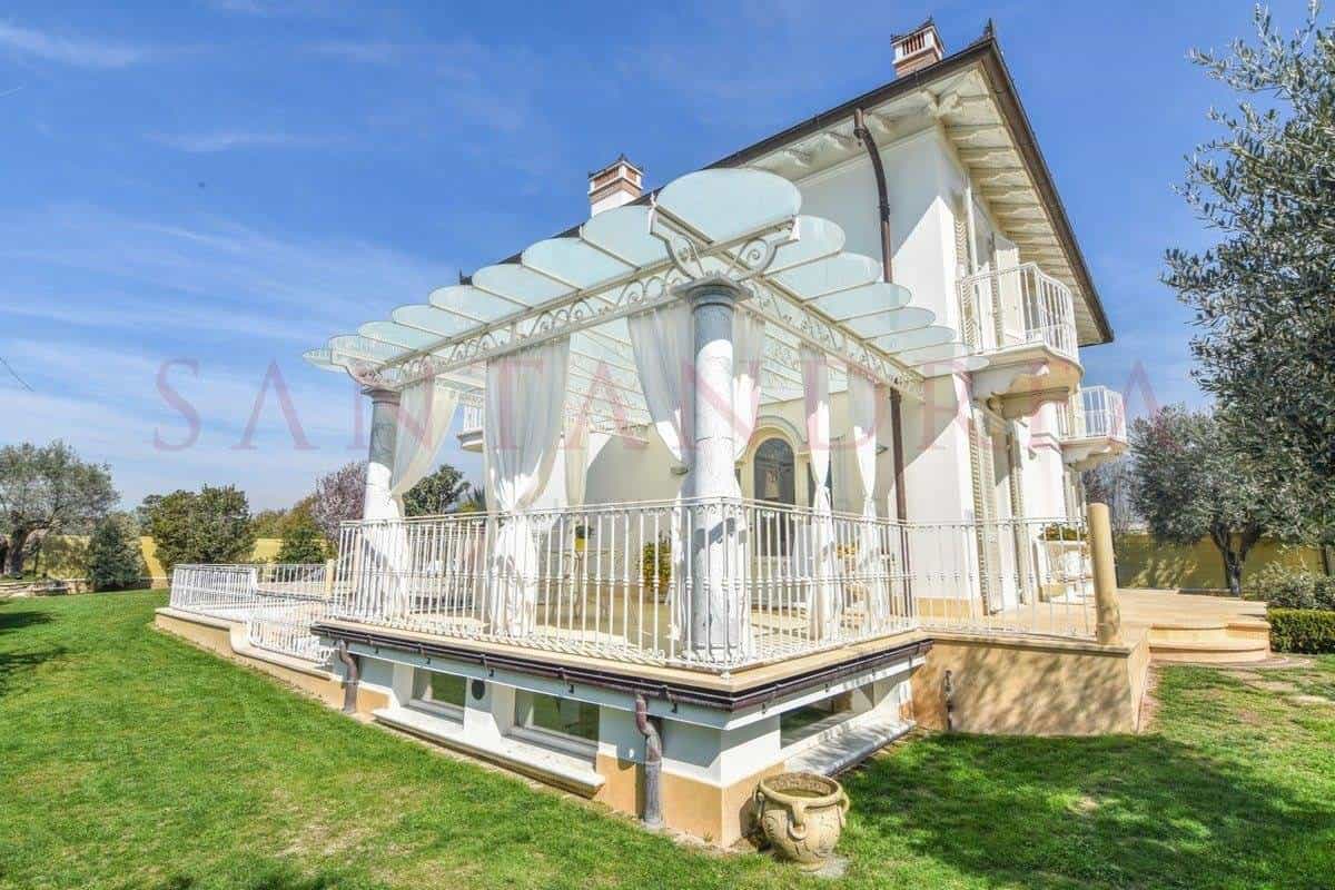 House in Pietrasanta, Tuscany 10844219