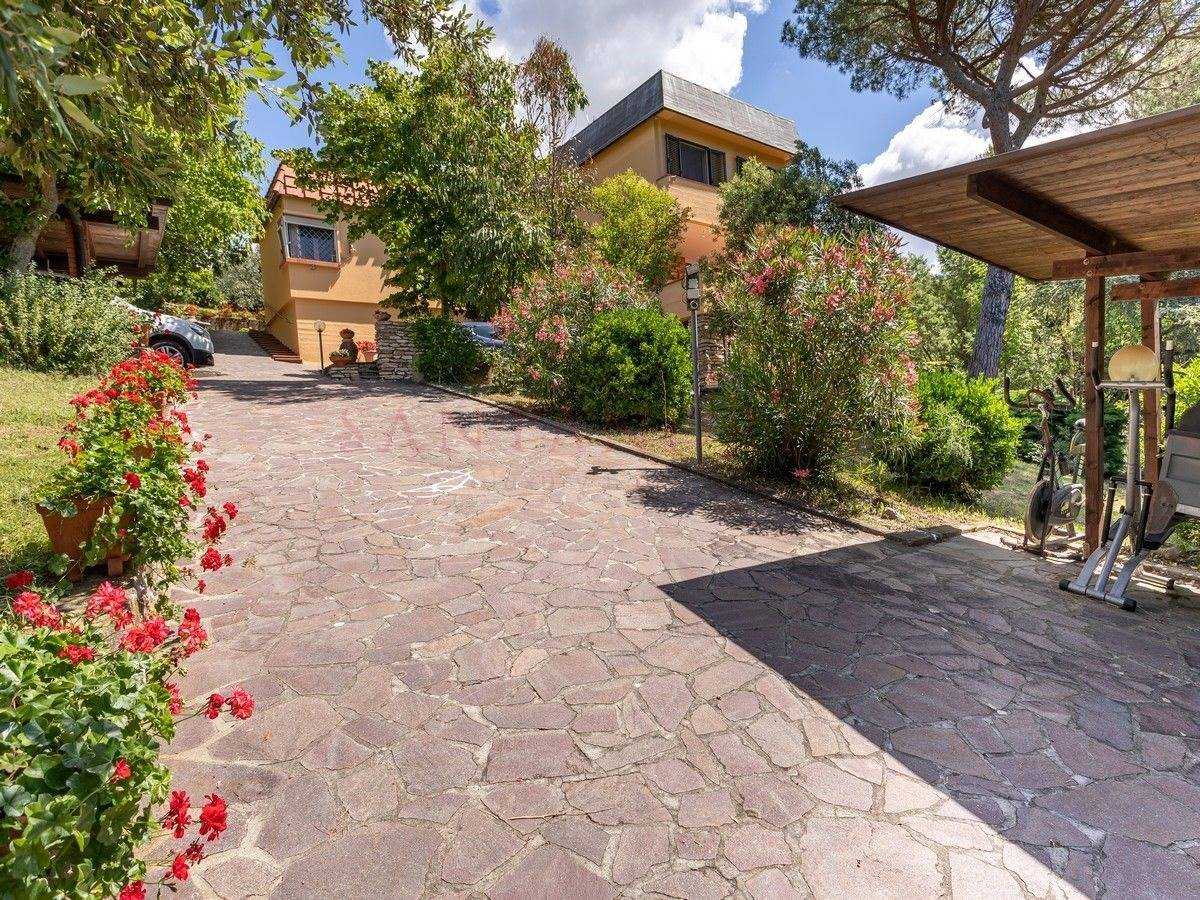 House in Rosignano Marittimo, Tuscany 10844325