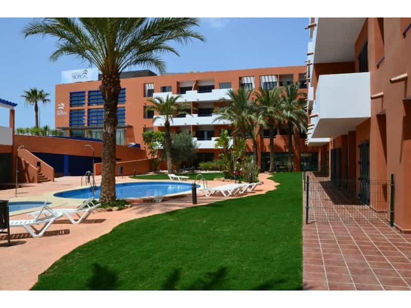 Condominium in , Andalucía 10844360