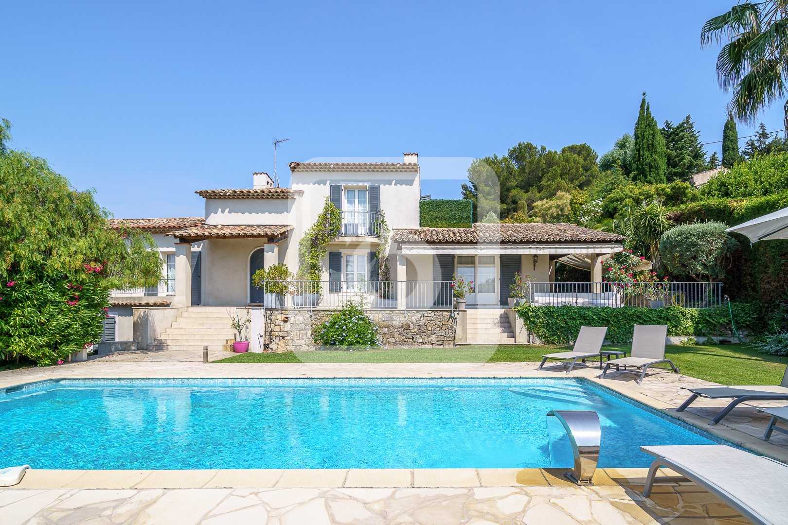 Rumah di Mougin, Provence-Alpes-Cote d'Azur 10844654