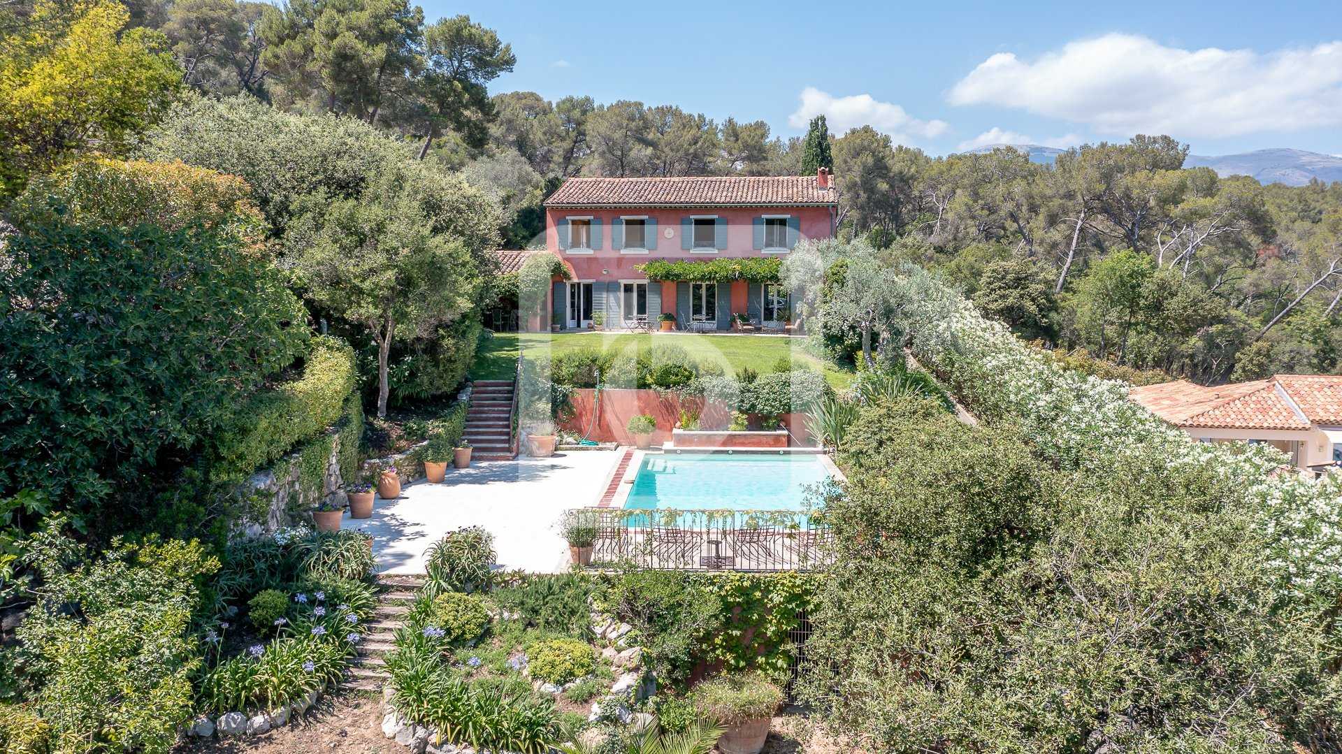 Hus i Le Chateau, Provence-Alpes-Cote d'Azur 10844661
