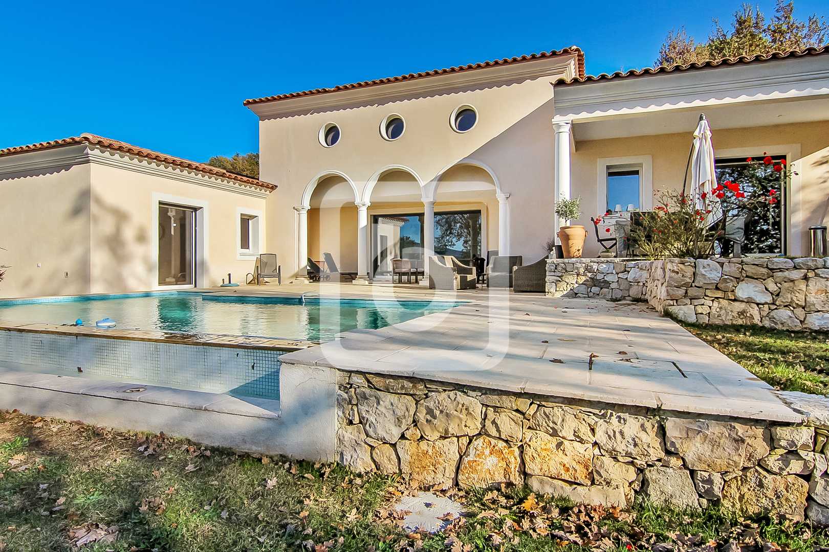 Huis in Chateauneuf-Grasse, Provence-Alpes-Côte d'Azur 10844699