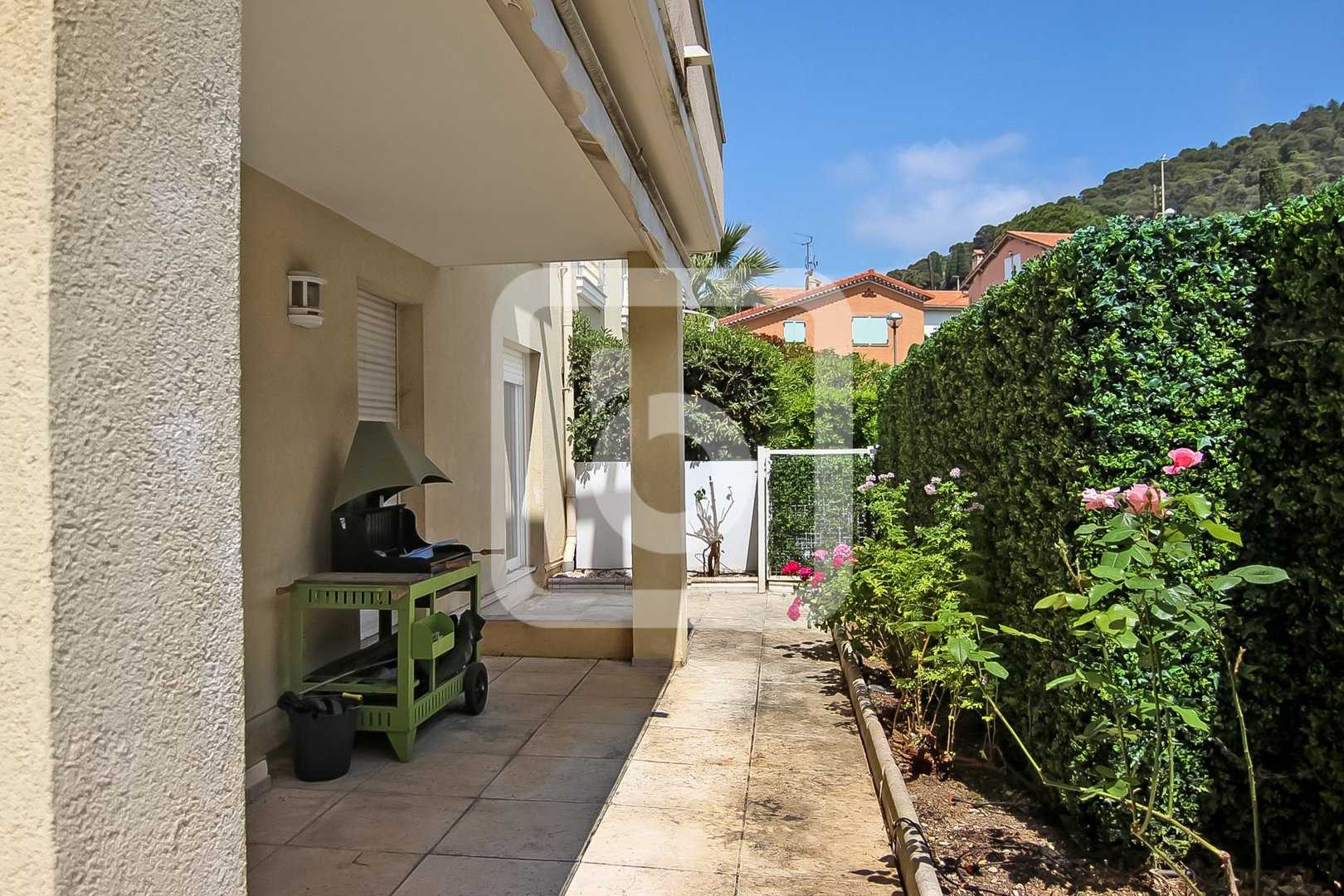 Condominium in Villefranche-sur-Mer, Provence-Alpes-Côte d'Azur 10844768