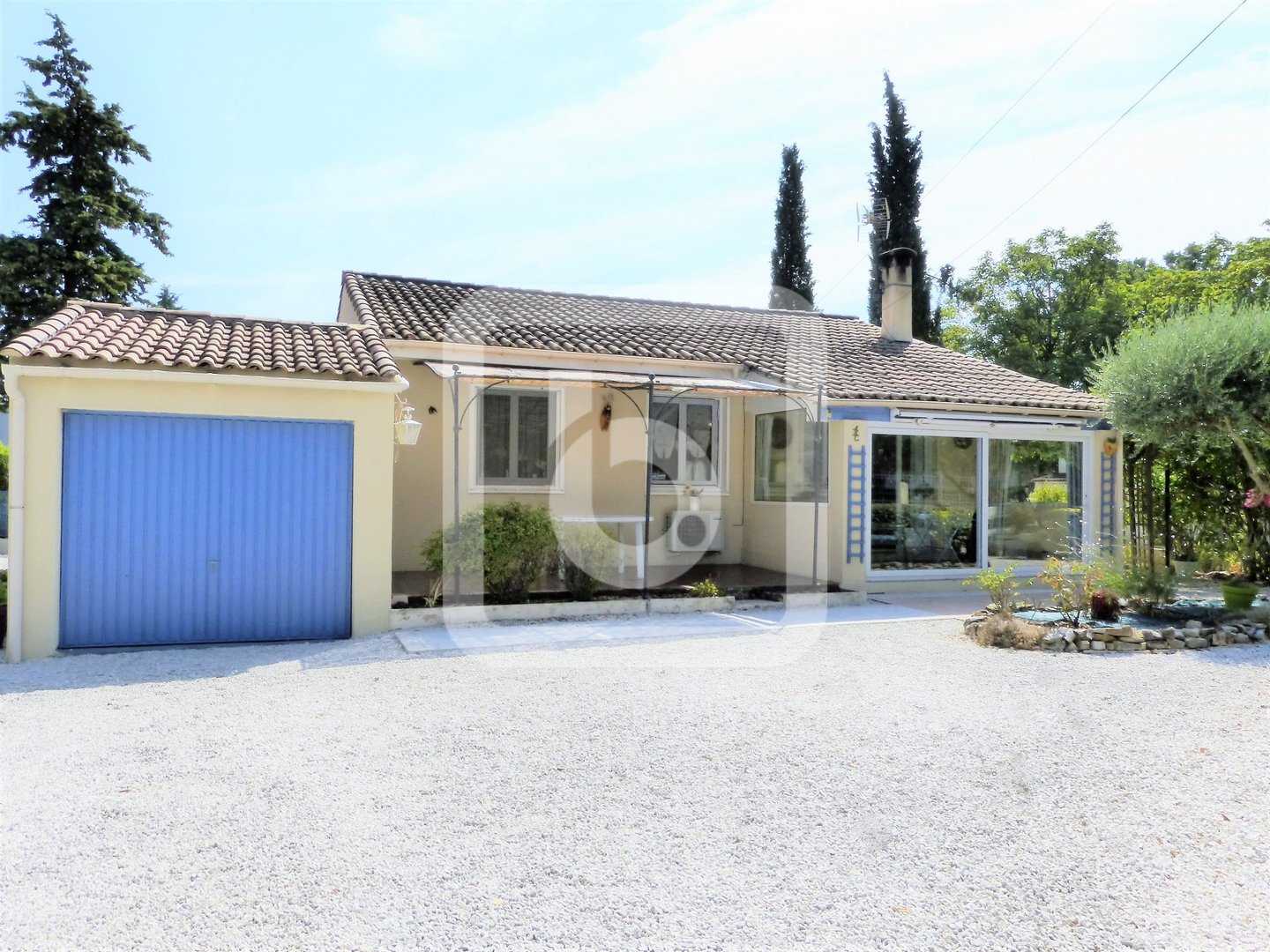 Talo sisään Forcalqueiret, Provence-Alpes-Cote d'Azur 10845339