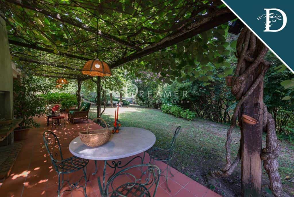 House in Lucca, Tuscany 10845684