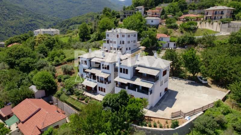 Condominium in Agios Dimitrios,  10845757