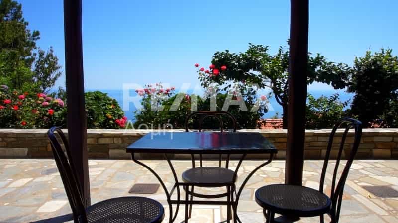 Condominium in Agios Dimitrios,  10845757