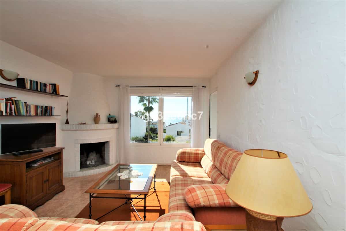 公寓 在 Urbanización Riviera Sol, Andalucía 10846497